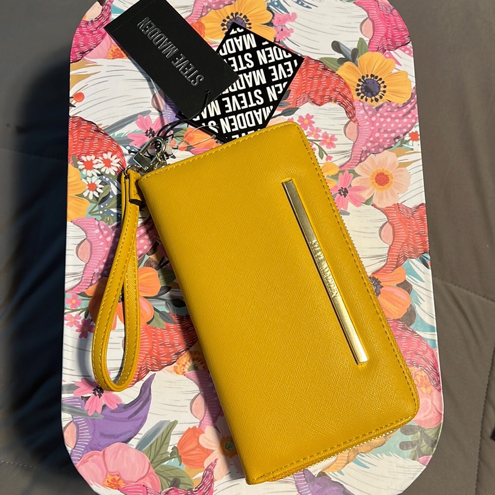 Steve Madden Zipper Wallet Wristlet